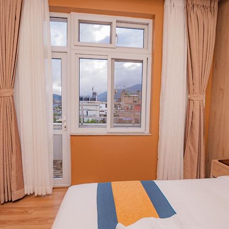 Hotel Vistara Katmandu Zewnętrze zdjęcie