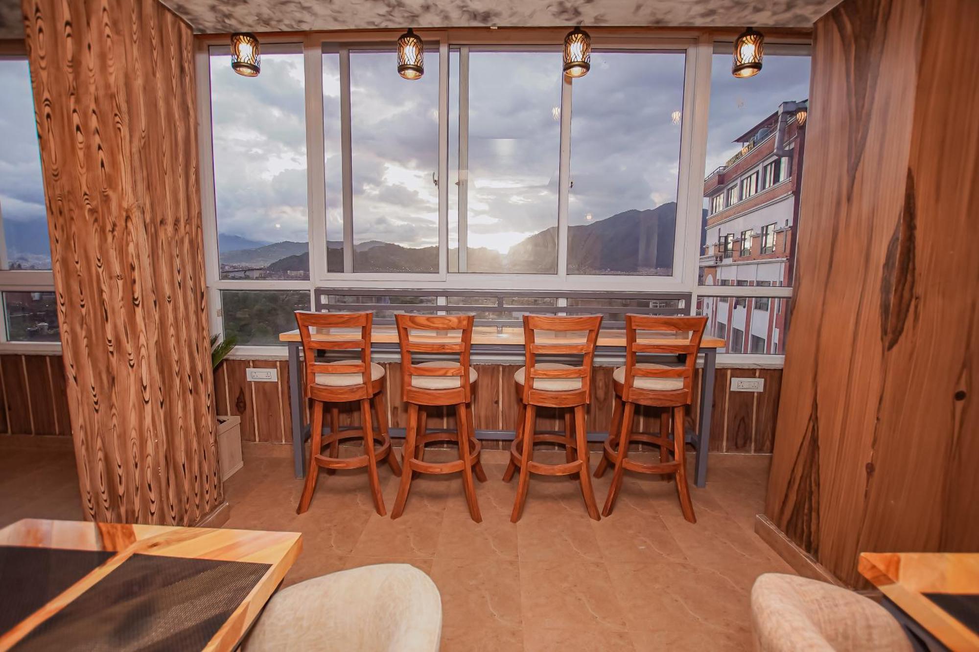 Hotel Vistara Katmandu Zewnętrze zdjęcie