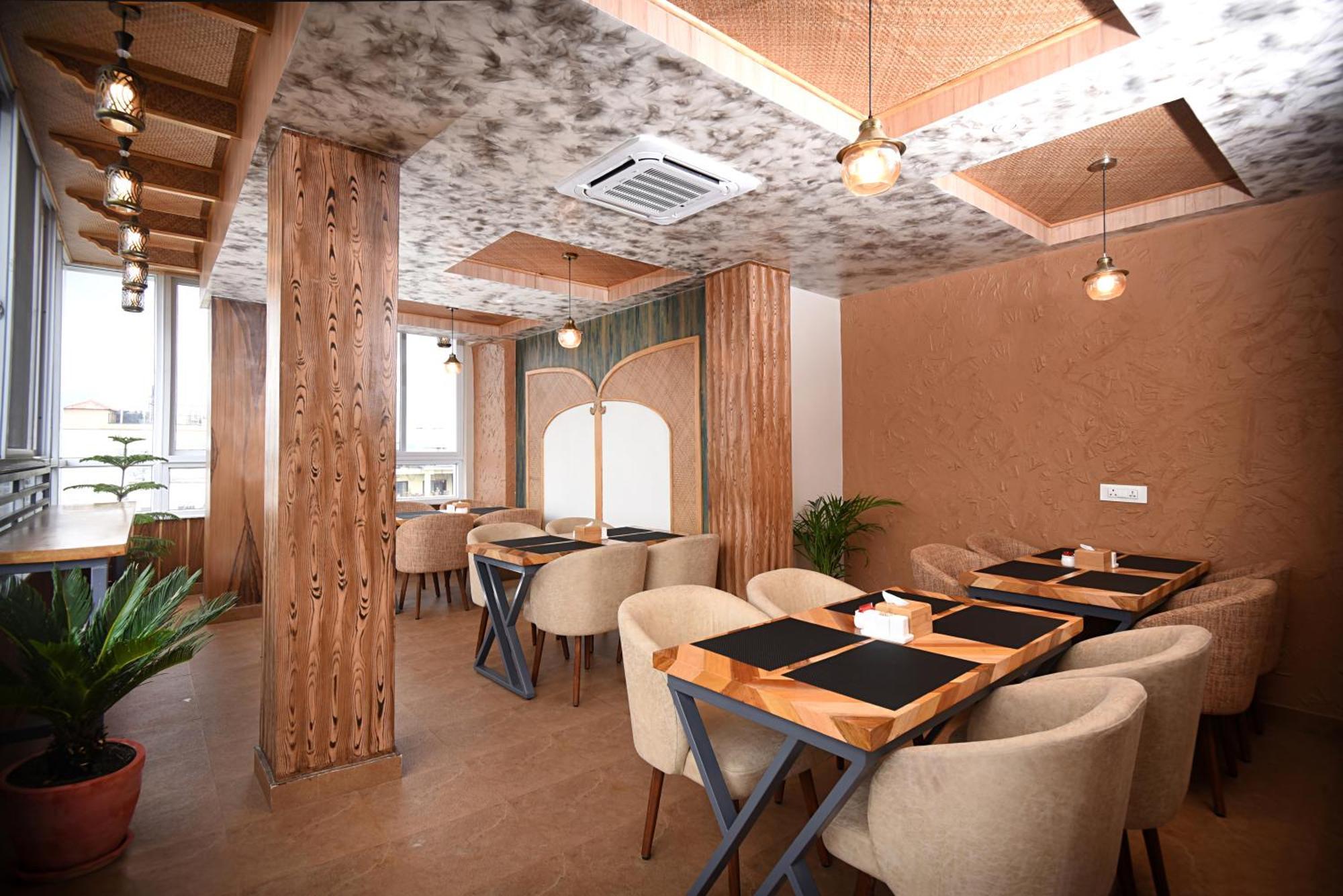 Hotel Vistara Katmandu Zewnętrze zdjęcie